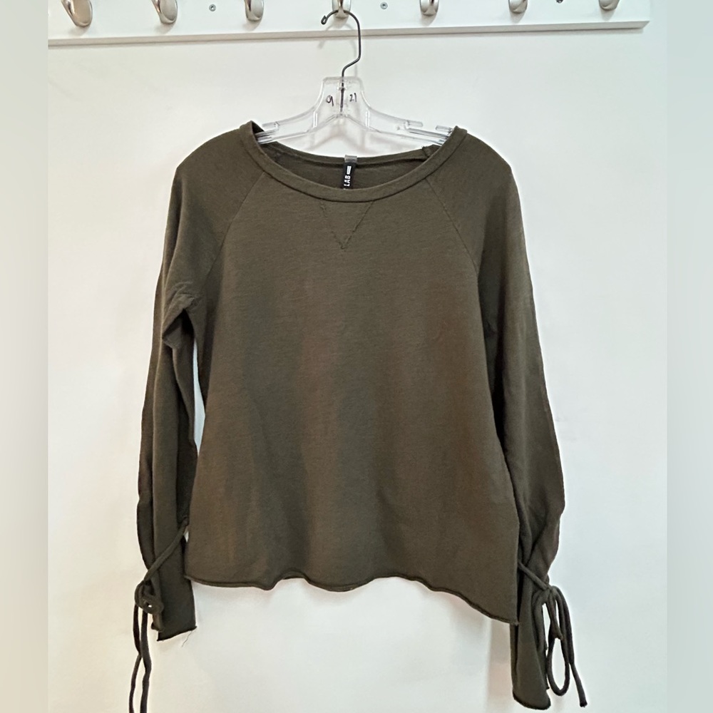 Design Lab Grunge Style Sweater